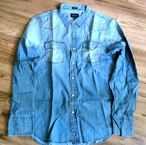 American Eagle Long Sleeve Size L - Picture 2 of 4